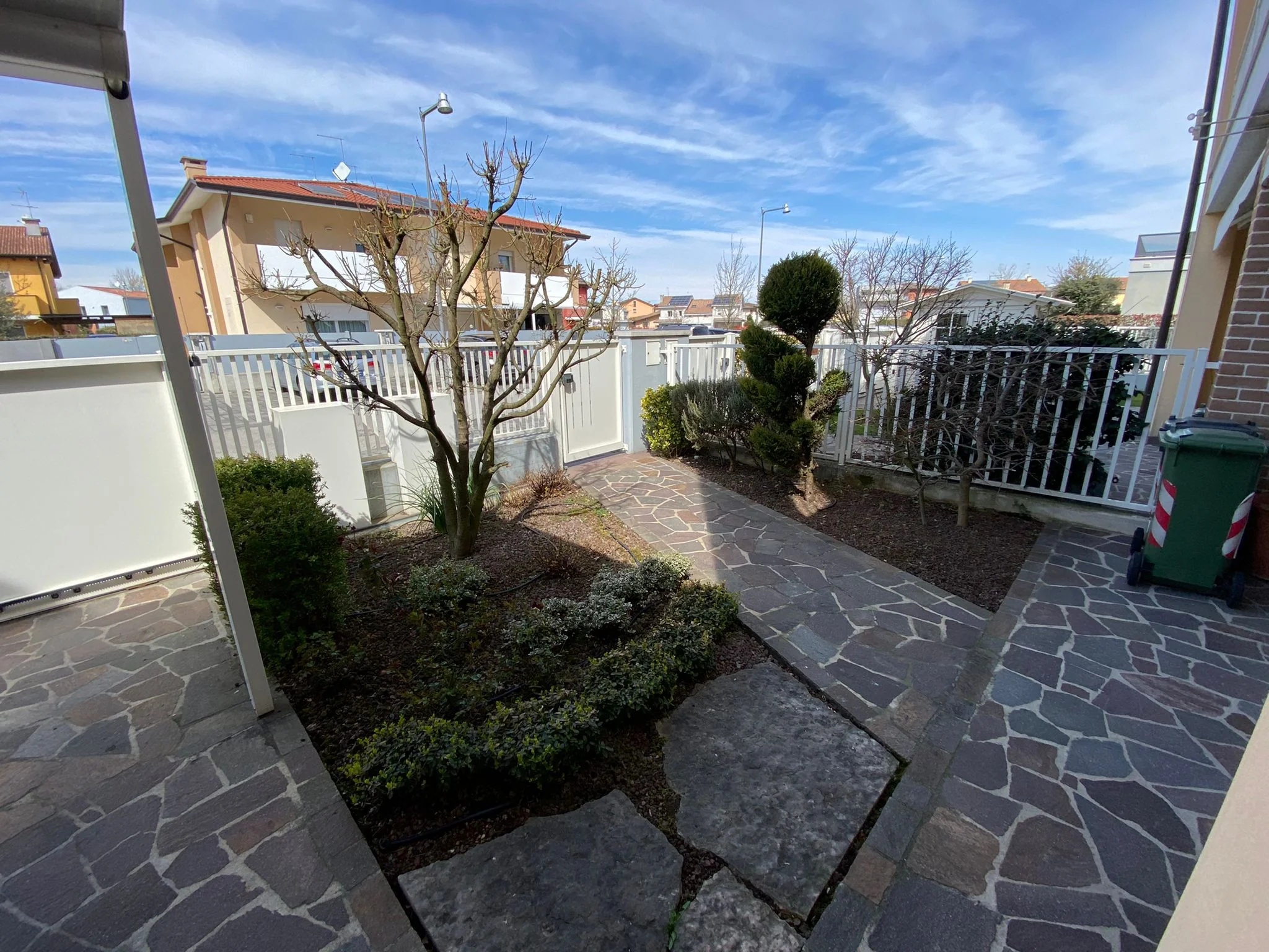 Giardino prima dell'intervento — Oltre il Verde